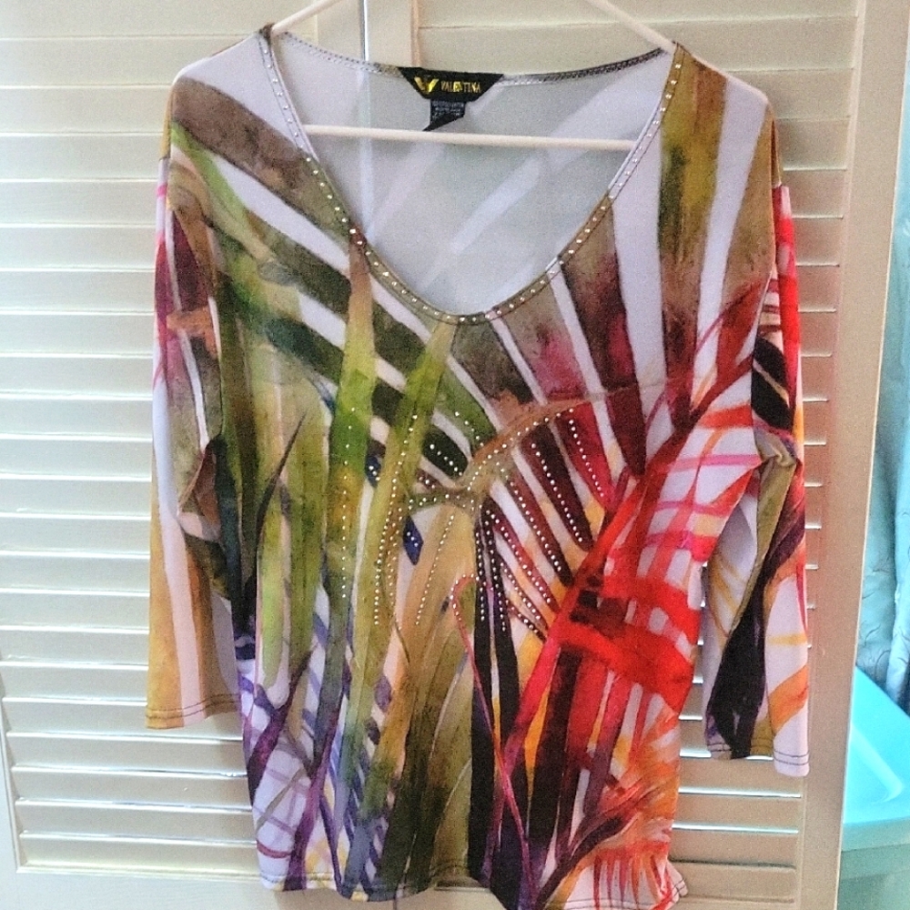 Valentina Red and Green Graphic 3/4 Sleeve Blouse